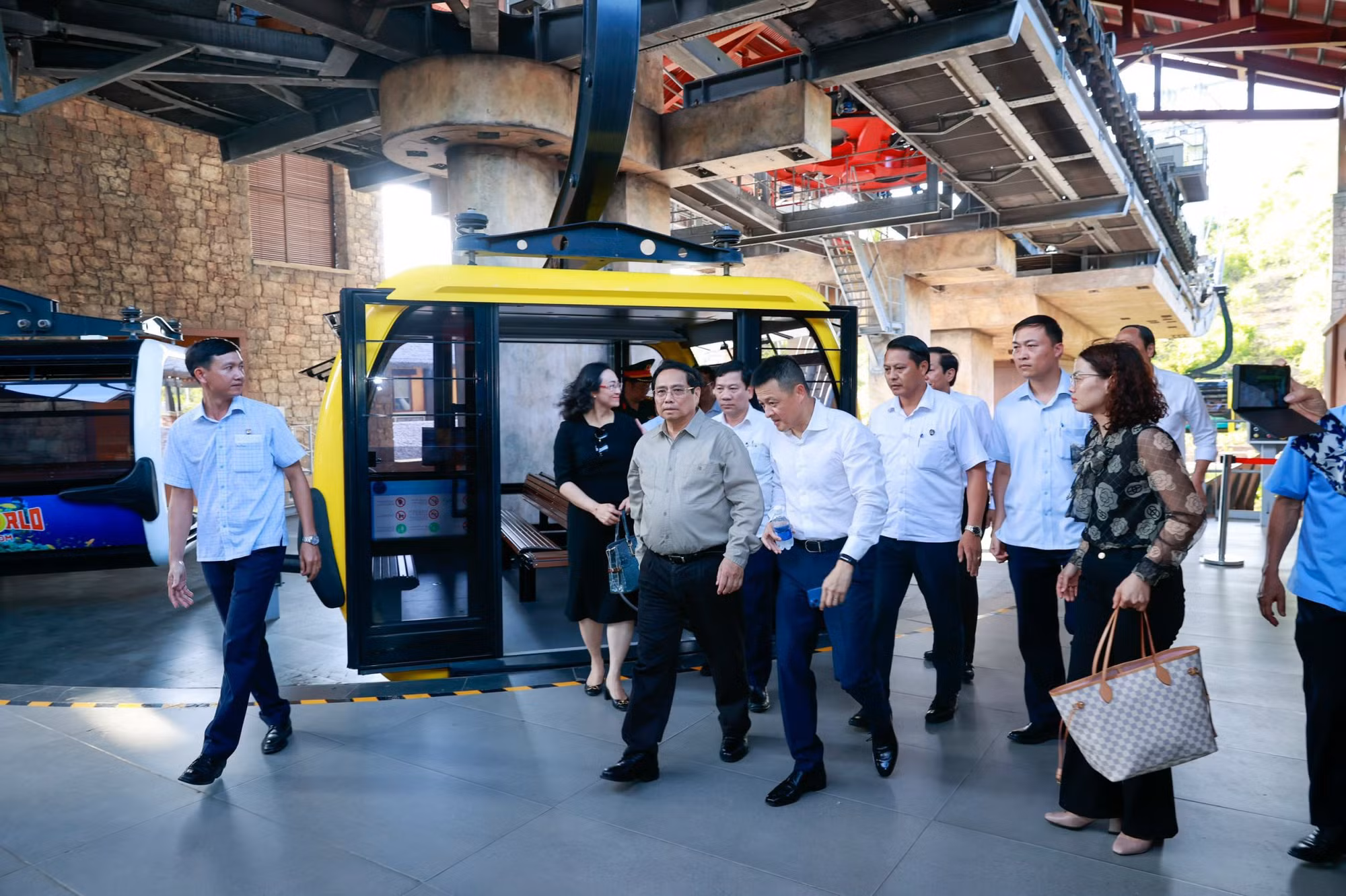 Thủ tướng Phạm Minh Chính khảo sát các dự án tại Thị trấn Hoàng Hôn, Phú Quốc -0