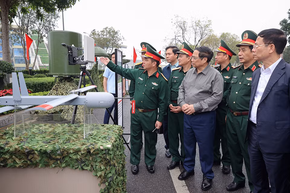 Thủ tướng Chính phủ làm việc với Tập đoàn Viettel về chương trình T-09 -1