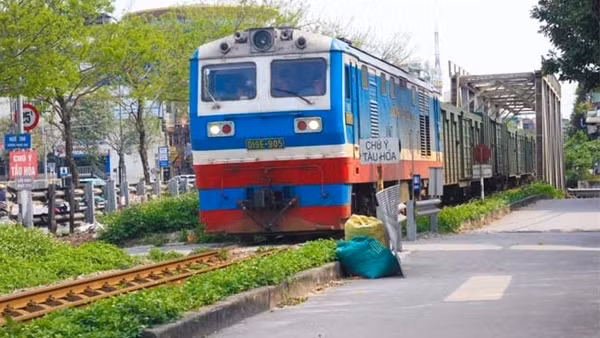 Kiến nghị cho phép sử dụng hành lang đường sắt làm đường gom
