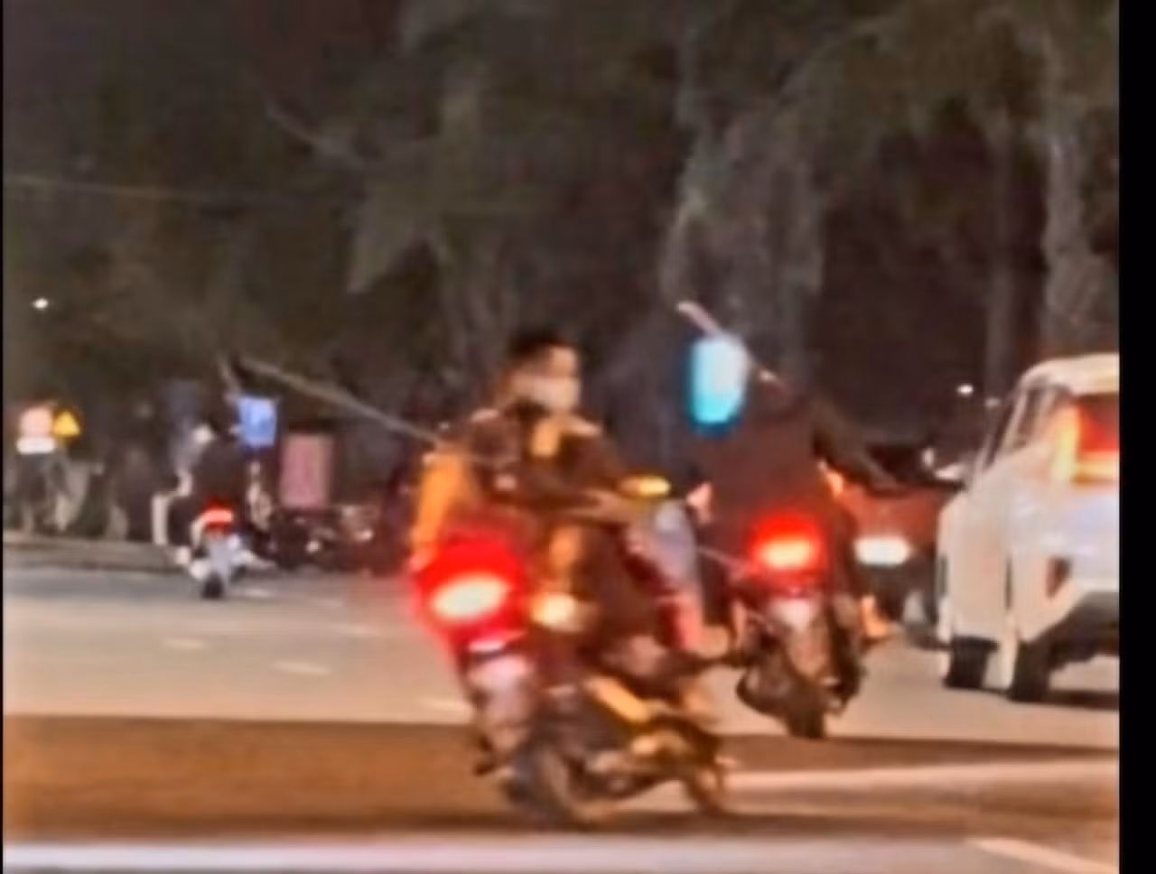 Làm rõ 2 thanh thiếu niên đánh nhau gây náo loạn trên tuyến đường ven sông Hàn -1