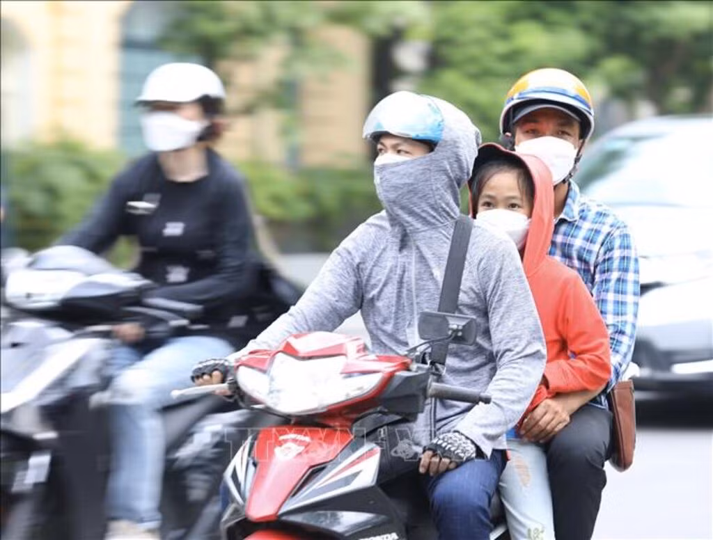 Nắng nóng gay gắt ở miền Trung kéo dài đến 7/4 -0