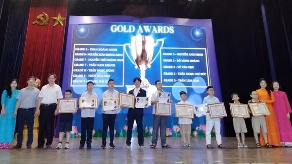 Vinh danh học sinh đoạt huy chương tại Cuộc thi "Tìm kiếm tài năng Toán học quốc tế" ITMC 2024