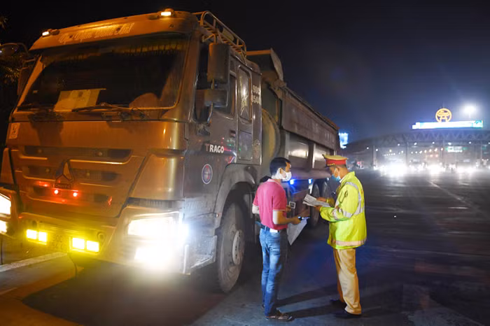 Trừ điểm giấy phép lái xe: Công bằng và nhân văn -0