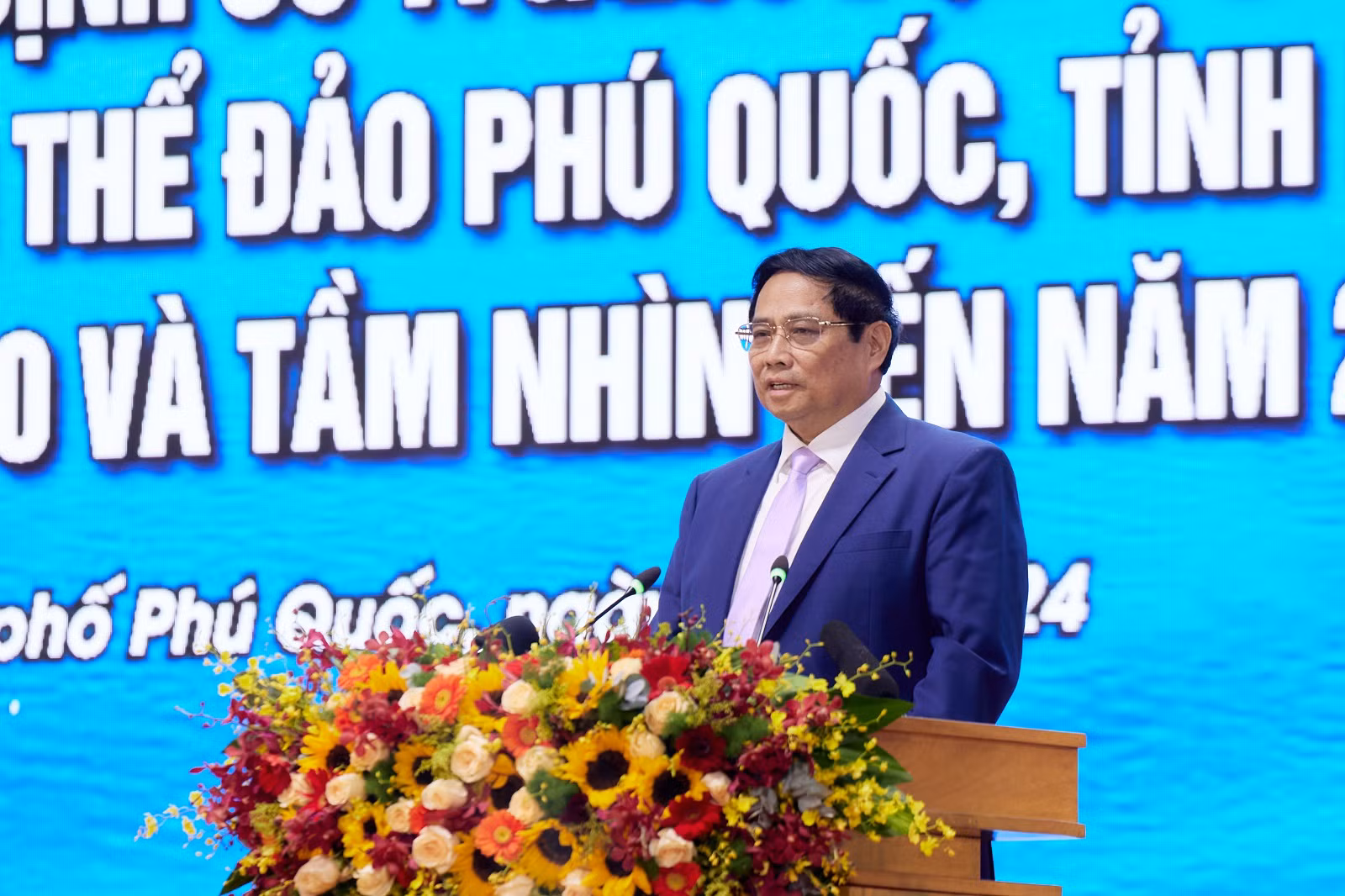 Thủ tướng Phạm Minh Chính khảo sát các dự án tại Thị trấn Hoàng Hôn, Phú Quốc -0