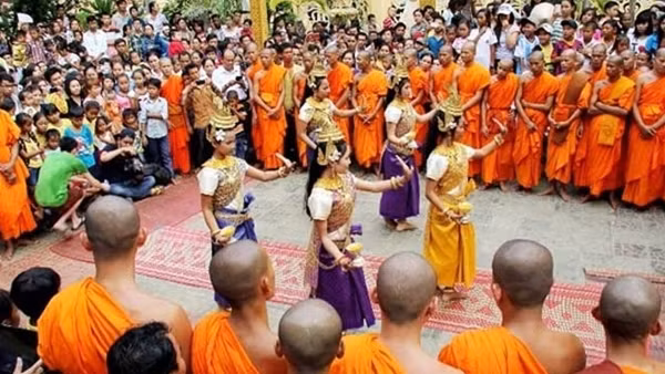 Thủ tướng Chính phủ chúc mừng đồng bào Khmer nhân dịp Tết Chôl Chnăm Thmây