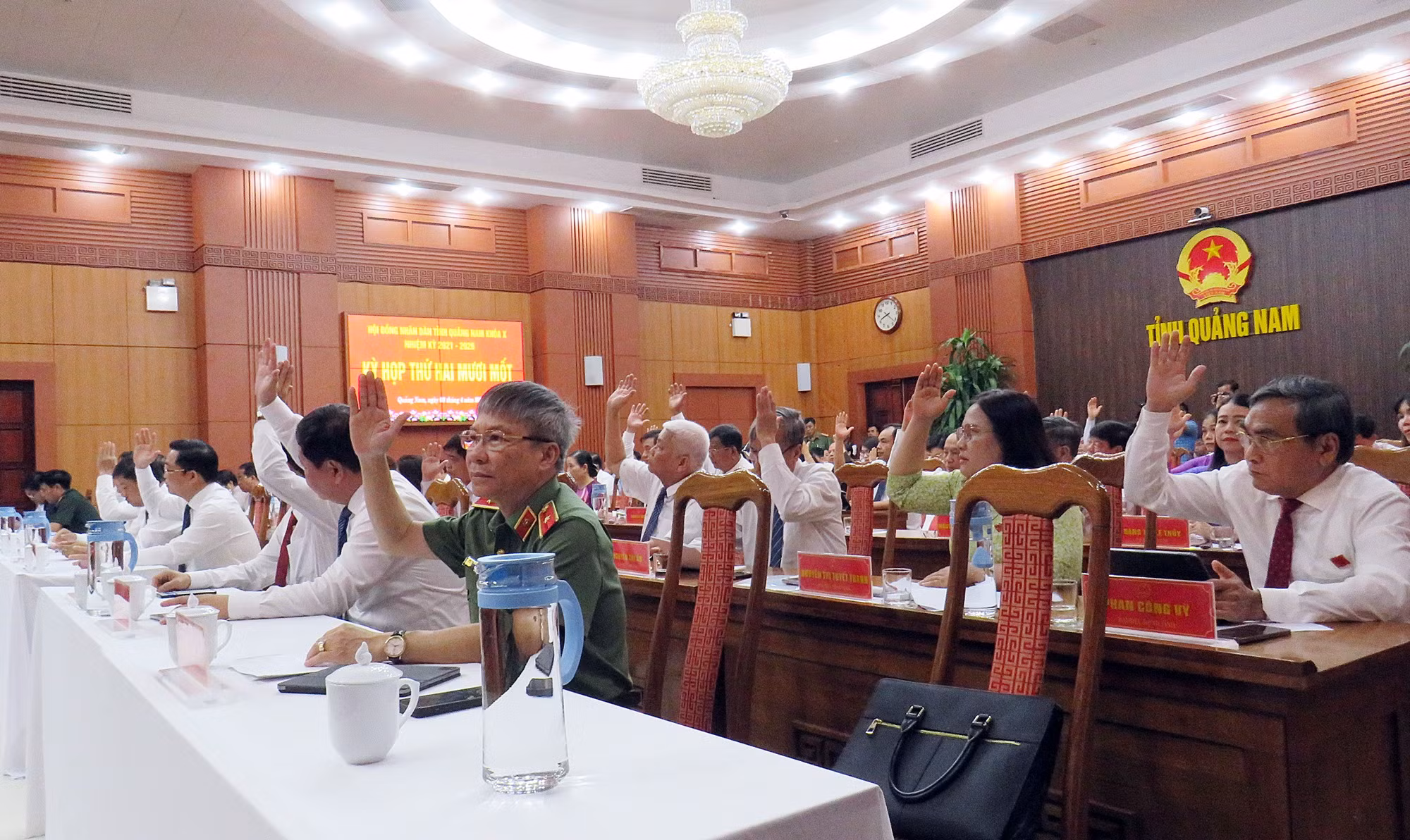 HĐND tỉnh Quảng Nam miễn nhiệm nhiều chức danh lãnh đạo chủ chốt -0