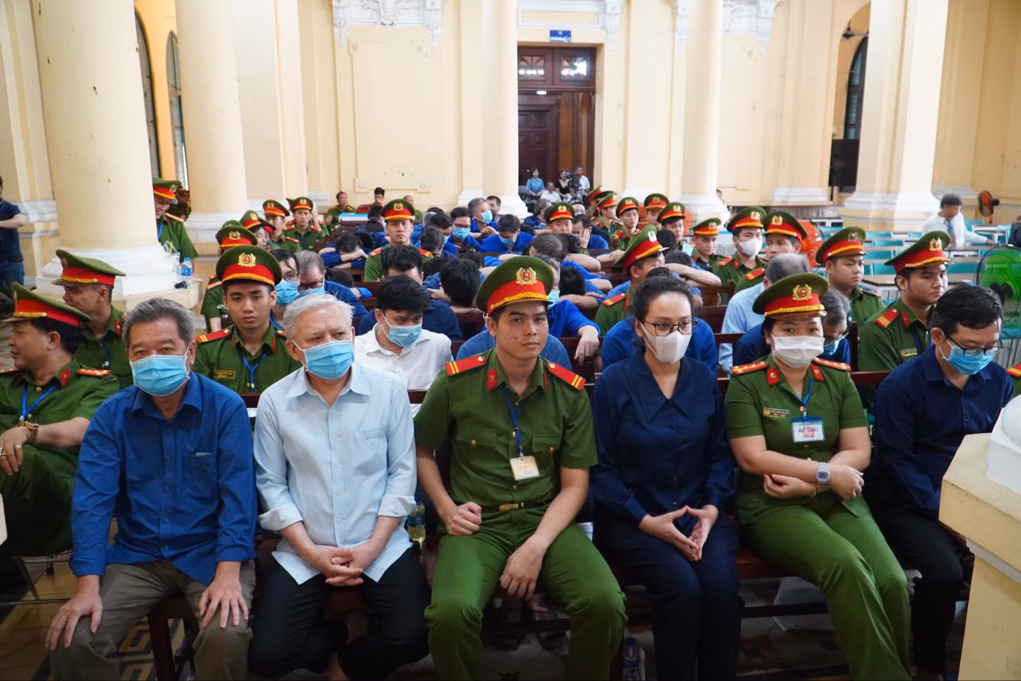 Đại diện Viện kiểm sát: “Bị cáo chiếm đoạt tiền của dân để mua nhiều bất động sản” -0