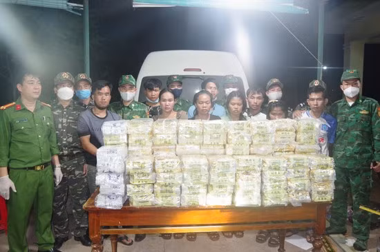 Khen thưởng chuyên án bắt giữ vụ buôn bán, vận chuyển ma túy từ khu vực Tam giác vàng vào Quảng Trị tiêu thụ -0
