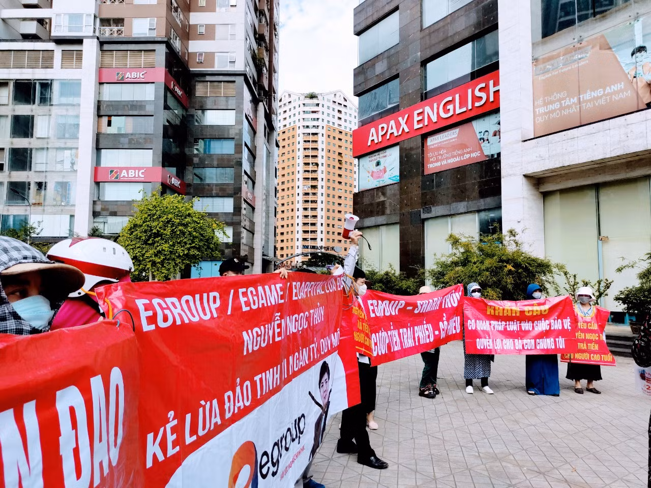 Rủi ro cao khi đóng tiền học phí theo gói dài hạn -0