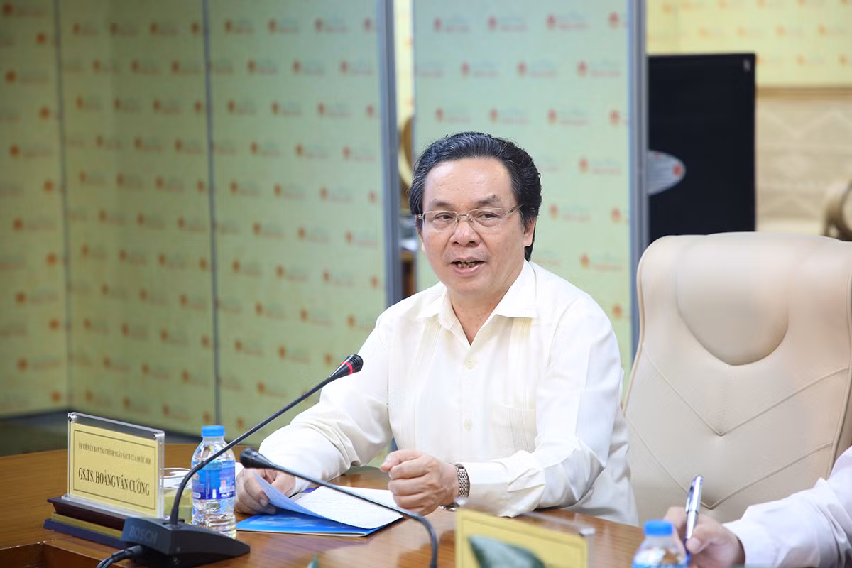 Việc Nhà nước định giá sách giáo khoa không cản trở xã hội hóa mà còn tạo ra sự cạnh tranh lành mạnh -0