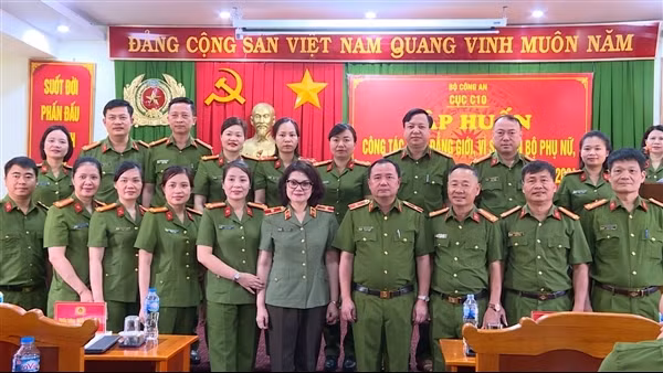 Gần 200 cán bộ tập huấn công tác bình đẳng giới vì sự tiến bộ phụ nữ