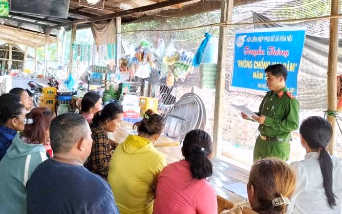 Phó trưởng Công an xã được tuyên dương 
