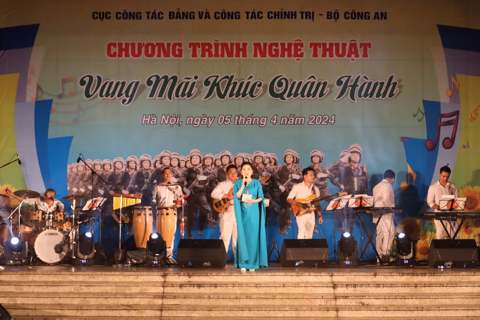 Nghệ sĩ Công an “Hát mãi khúc quân hành”: Sôi động và đầy sức trẻ -1