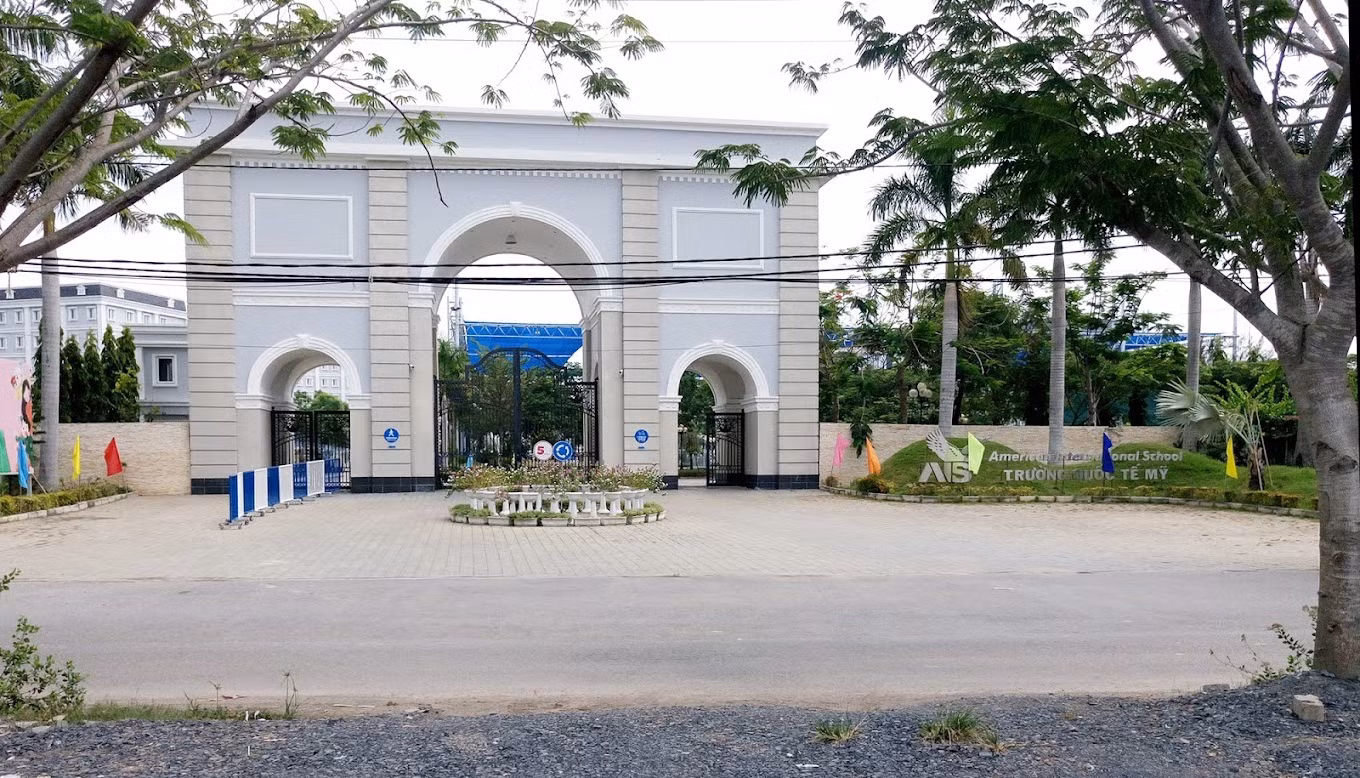 Nhiều giáo viên Trường quốc tế Mỹ vẫn chưa nhận đủ lương nên nghỉ -0