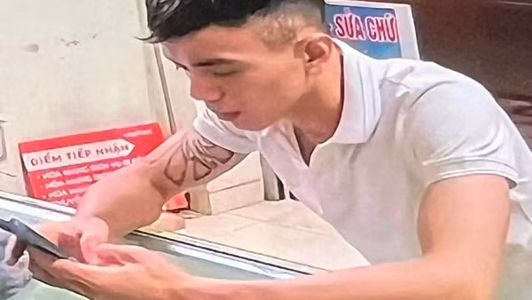 Truy tìm đối tượng vào cửa hàng điện thoại di động cướp giật tài sản