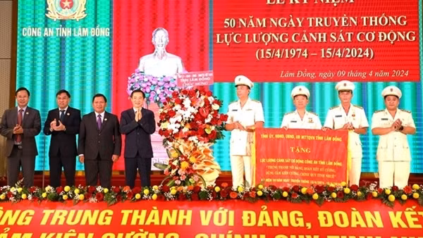 Cảnh sát Cơ động Công an Lâm Đồng hội ngộ nhân ngày truyền thống