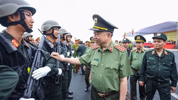 Luyện tập thuần thục, phục vụ tốt Lễ kỷ niệm 50 năm Ngày truyền thống lực lượng Cảnh sát cơ động