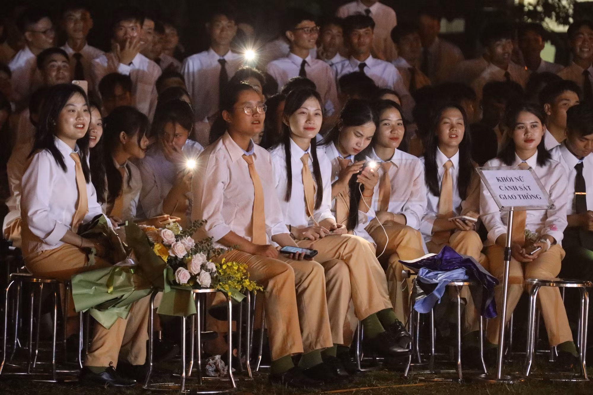 Nghệ sĩ Công an “Hát mãi khúc quân hành”: Sôi động và đầy sức trẻ -5
