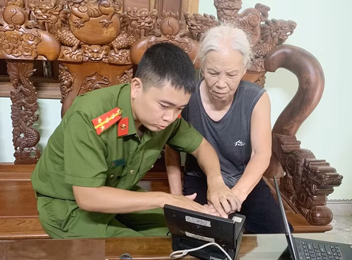 Đại úy Công an kiêm Phó Bí thư Đoàn xã năng nổ, sâu sát địa bàn -0