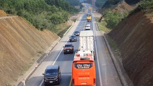 Quyết định chính thức phân luồng giao thông trên cao tốc Cam Lộ - La Sơn