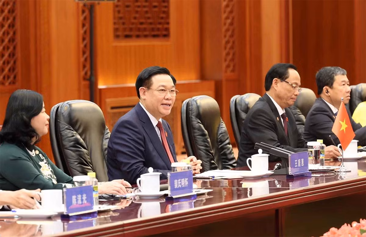 Chủ tịch Quốc hội Vương Đình Huệ hội đàm với Ủy viên trưởng Nhân đại toàn quốc Trung Quốc Triệu Lạc Tế -0