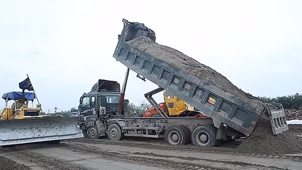 Trong tháng 4 khai thác cát biển để làm đường Cao tốc Bắc-Nam