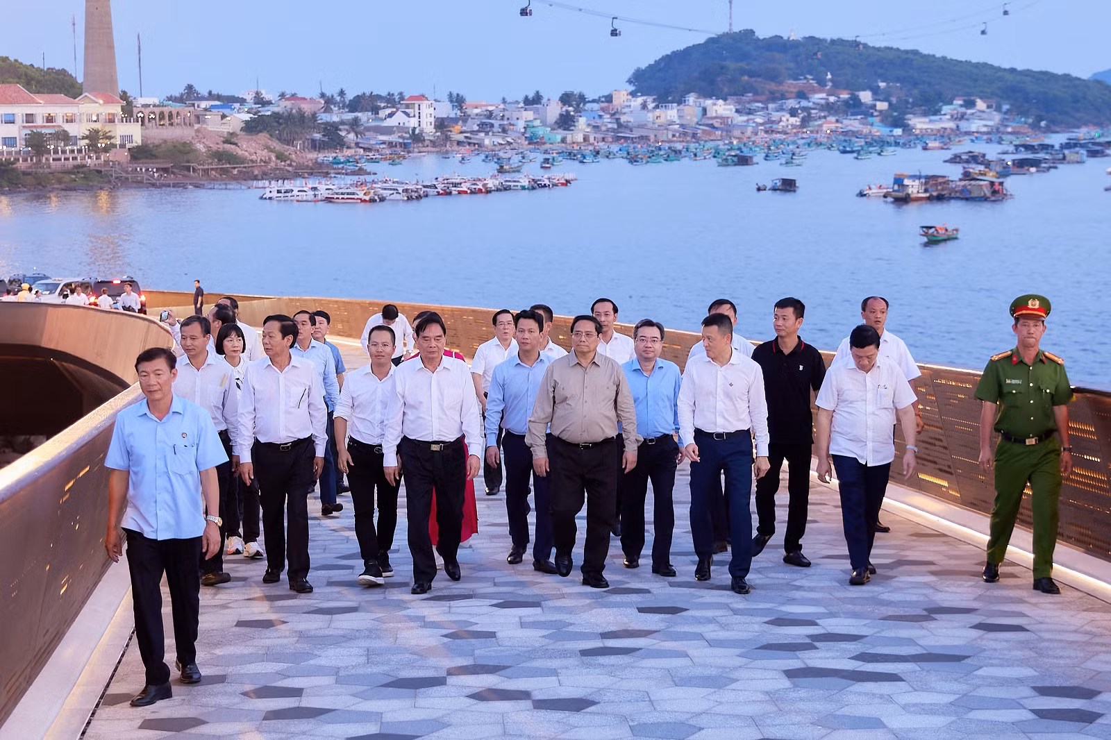 Thủ tướng Phạm Minh Chính khảo sát các dự án tại Thị trấn Hoàng Hôn, Phú Quốc -0