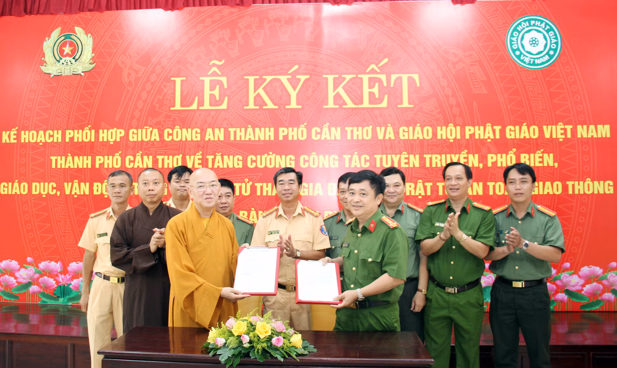 Phối hợp tuyên truyền, vận động tăng ni, phật tử tham gia đảm bảo TTATGT -0