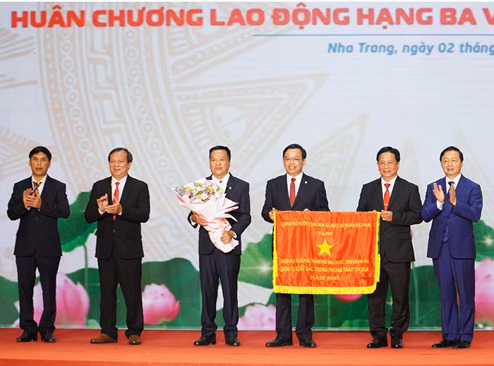 Phát triển thành phố Nha Trang theo hướng chuyển đổi xanh, tăng trưởng xanh -0