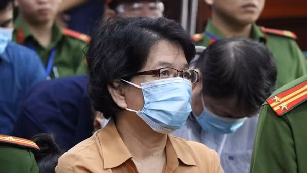Đại diện VKS nêu rõ các căn cứ buộc tội đối với nhóm bị cáo cựu thanh tra tiếp tay cho Trương Mỹ Lan