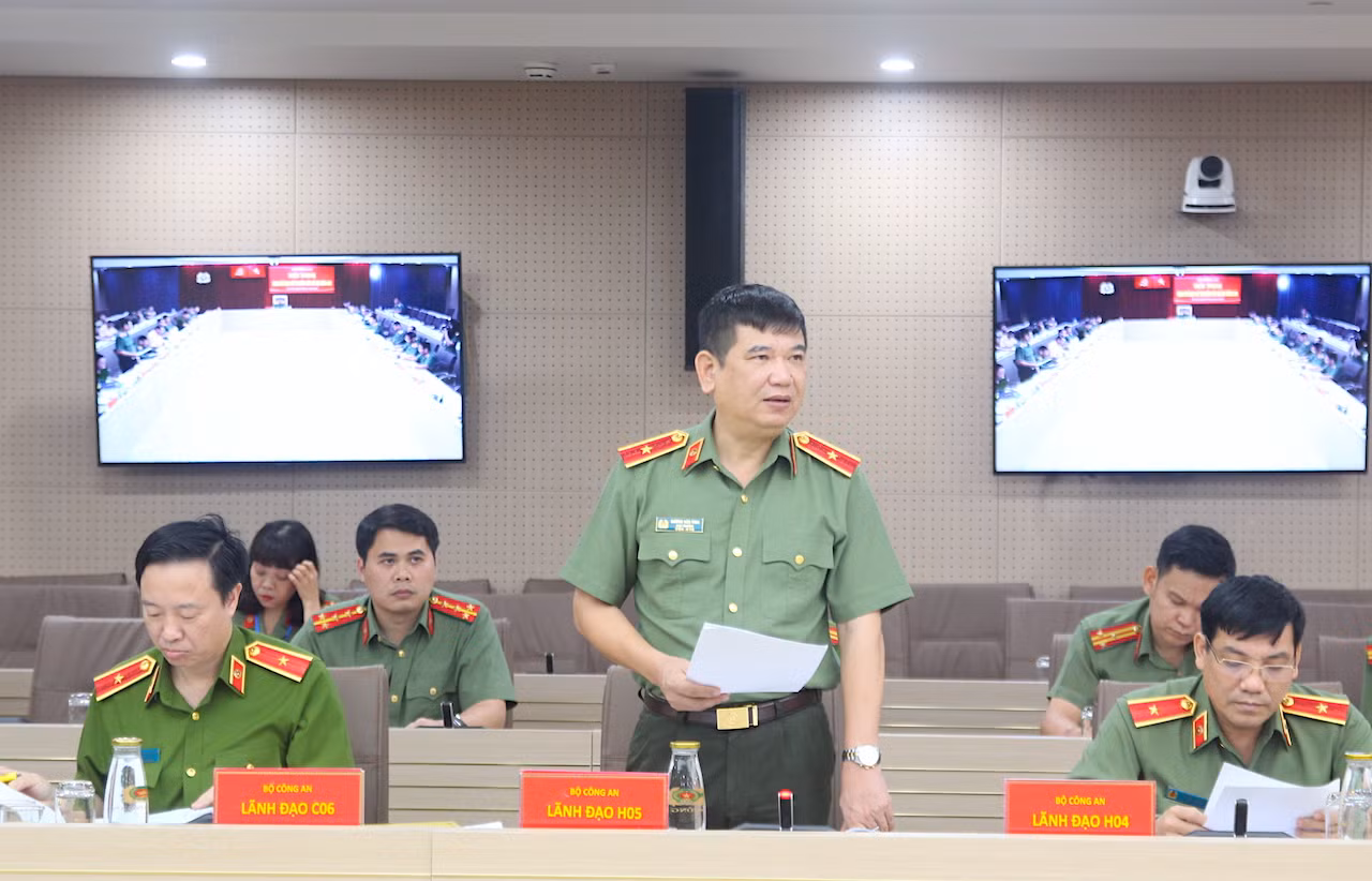Duy trì quyết tâm chính trị cao thực hiện các nhiệm vụ chuyển đổi số -2