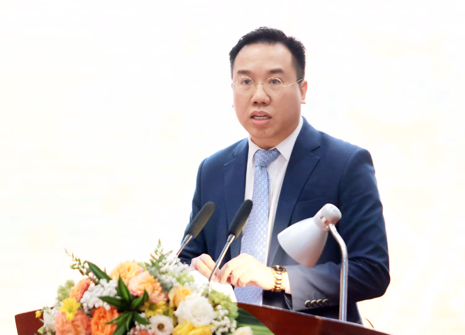 xuat ban dien tu 2.jpg -0
