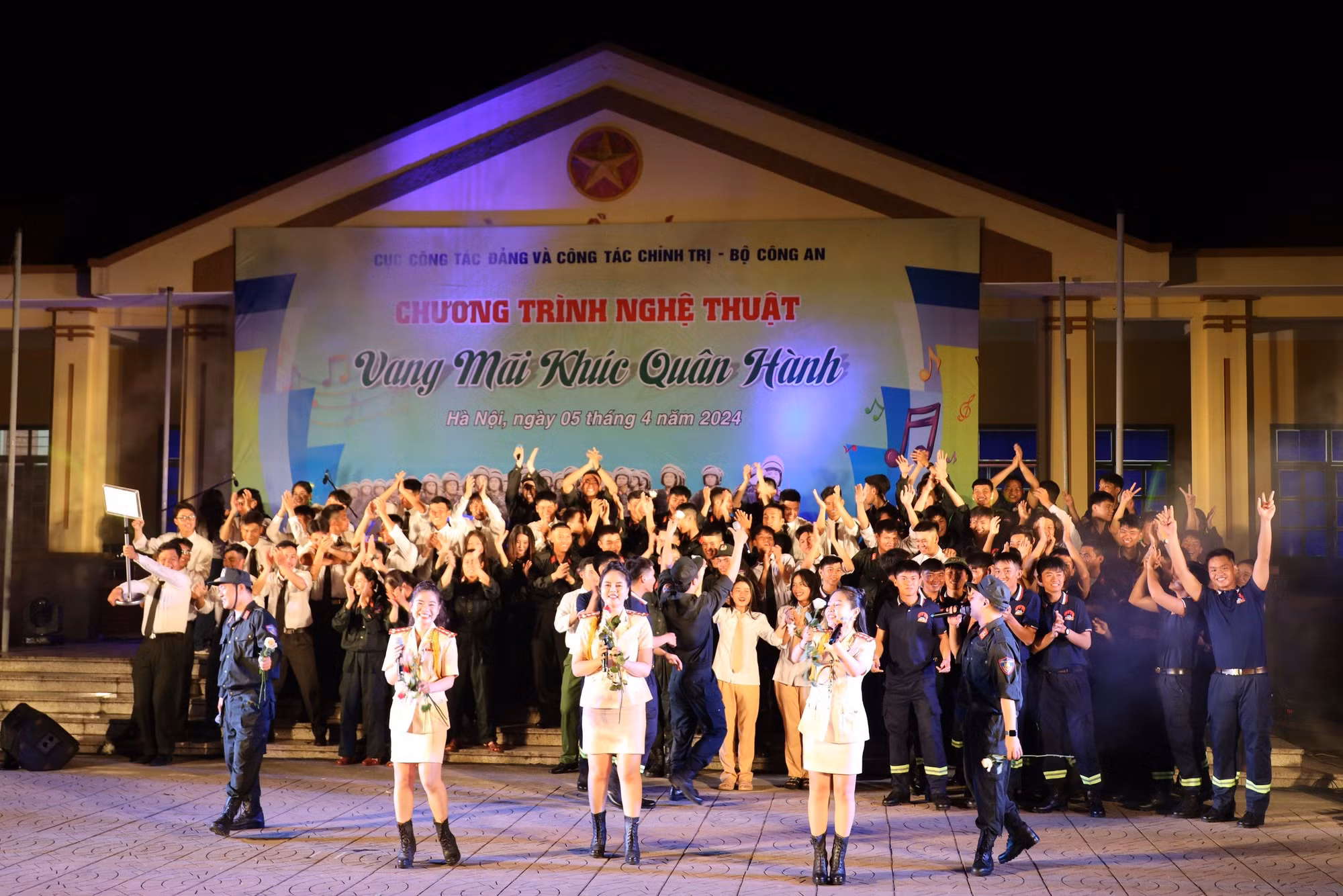 Nghệ sĩ Công an “Hát mãi khúc quân hành”: Sôi động và đầy sức trẻ -0