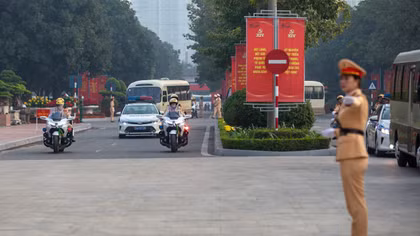 Hàng trăm phương tiện tổng duyệt dẫn đoàn đại biểu dự Đại hội Đảng