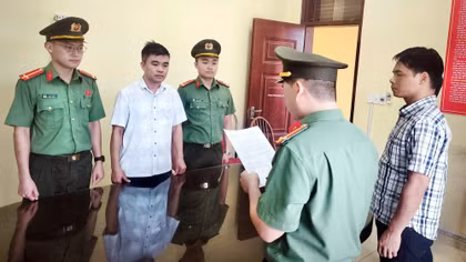 Khởi tố đối tượng lạm quyền trong thi hành công vụ tại Tuyên Quang
