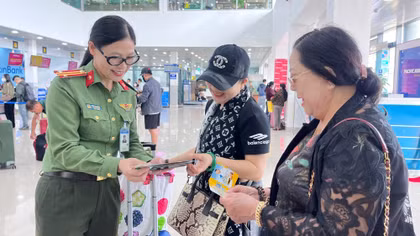 Giữ vững an ninh hàng không, bảo đảm an toàn cho người dân