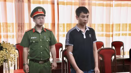 Bắt gã say rượu quay video xúc phạm Công an rồi đăng lên Facebook