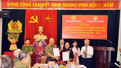 Hội Cựu CAND Việt Nam và Hội Khuyến học Việt Nam phối hợp xây dựng xã hội học tập