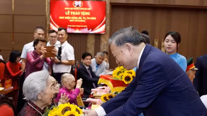 Tổng Bí thư, Chủ tịch nước: Đảng viên lão thành là chỗ dựa tinh thần tin cậy