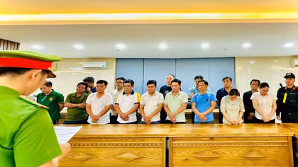 Khởi tố loạt cán bộ nhận hối lộ, giúp hàng trăm ngôi nhà xây trái phép tồn tại