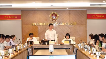 Quyết liệt xử lý vi phạm sở hữu trí tuệ và đẩy nhanh xác thực thuê bao chính chủ