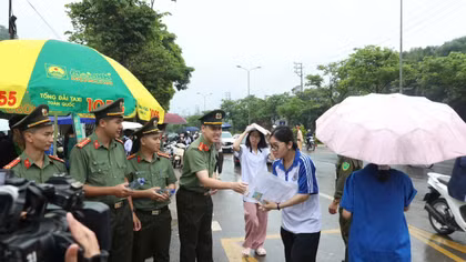 Công an các địa phương bảo đảm an ninh và tiếp sức mùa thi năm 2026