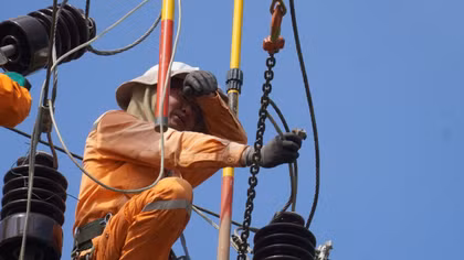 Công suất và sản lượng điện tiêu thụ của EVNNPC cao chưa từng có