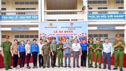 TP Cần Thơ đồng loạt ra quân thực hiện “Chiến dịch mùa hè số cùng VNeID”