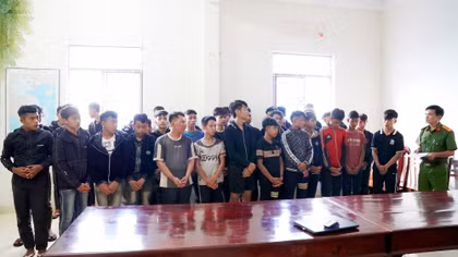 Triệu tập 39 thanh thiếu niên mang hung khí gây rối trong đêm