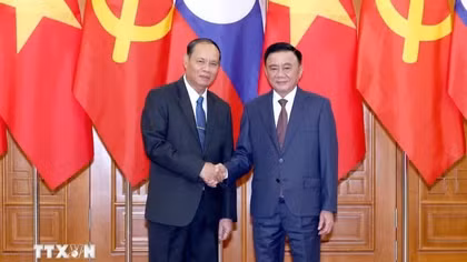 Thường trực Ban Bí thư Trần Cẩm Tú hội đàm với Thường trực Ban Bí thư Trung ương Đảng Nhân dân Cách mạng Lào