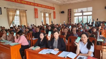 Mobile Banking rút ngắn khoảng cách tín dụng chính sách