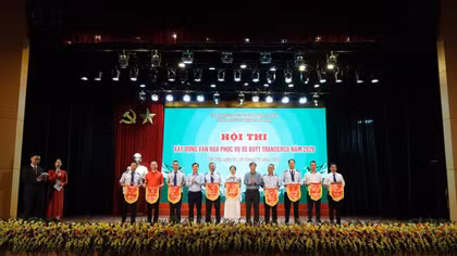Hàng trăm lái xe tranh tài hội thi "Xây dựng văn hóa phục vụ xe buýt”