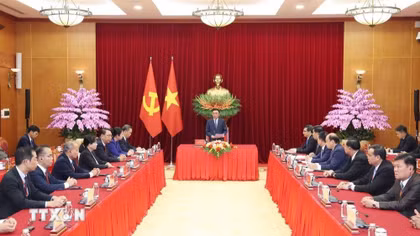 Thường trực Ban Bí thư Trần Cẩm Tú tiếp Đoàn cán bộ cao cấp Đảng Nhân dân Cách mạng Lào