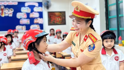 Trang bị kiến thức an toàn giao thông cho học sinh các cấp học